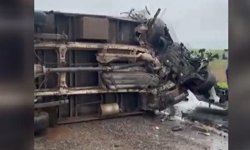 Hayvan Yüklü Kamyonet Devrildi: 2 ölü, 3 yaralı