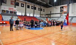 Kırşehir’de 23 Nisan coşkusu spor salonuna taştı