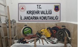 Kırşehir’de Define Avcılarına Baskın: 5 Gözaltı