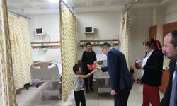 Kırşehir’de hastane koridorlarında 23 Nisan coşkusu