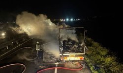 Seyir Halindeki Tırda Yangın Paniği