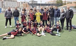 Minik Kramponlar liderliğini sürdürdü