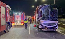 Otobüs-Tır Çarpıştı: 10 Yaralı