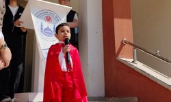 Minik Beden, Koca Yürek: Şenol Toker’den 5 Kıtalık İstiklal Marşı!