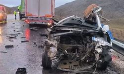 Tırla Çarpışan Araçta 3 Ölü