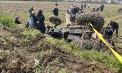 Tarlada Çapa Yaparken Traktör Devrildi