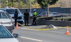 Bulvara Düşen İşçi Otomobilin Altında Kaldı