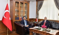 Kırşehir’de Kritik Anket Sonucu Sait Yanık tarafından Vali Demiryürek'e Sunuldu