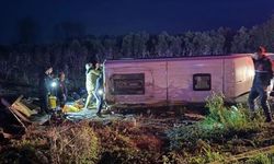 Yolcu minibüsü devrildi: 1 ölü, 12 yaralı