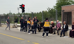 Metrobüs ile Ticari Araç Çarpıştı: 13 Yaralı