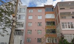Apartman balkonundan düşen genç kız ağır yaralı