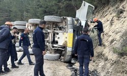 Hafriyat Kamyonu Devrildi: 56 Yaşındaki Sürücü Olay Yerinde Öldü