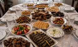 “Kırşehir’de Bayram Sofralarında Bereket Devam Ediyor”