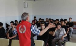 Kırşehir Emniyeti’nden Öğrencilere Terörle Mücadele Eğitimi