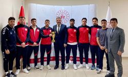 Kırşehir’in gençleri kupayla döndü