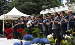 Kırşehir’de bayram arifesinde şehitlik ziyareti