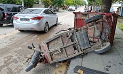 Üç Tekerlekli Bisikletle Otomobil Çarpıştı: 2 Yaralı