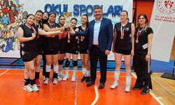 Fatımatüz Zehra oldu Voleybol B’nin şampiyonu oldu