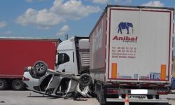 SUV ile Tır Çarpıştı: 3 Yaralı