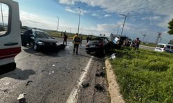 İki Otomobil Çarpıştı: 7 Yaralı