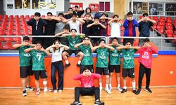 Şampiyon Ahi Evran Anadolu Lisesi Kupasına Kavuşuyor
