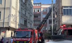 5 Katlı Binada Yangın: 5 Kişi Dumandan Etkilendi