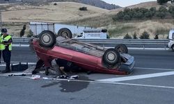 Devrilen Otomobilde 3’ü Çocuk 4 Yaralı