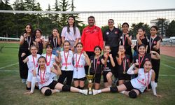 Mini Voleybolda Şampiyon Kızıközüspor