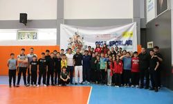 Minik bileklerden büyük mücadele!