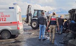 Motosikletin Üzerine Tır Düştü: 1 Ölü, 4 Yaralı