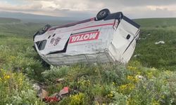 Madeni Yağ Yüklü Minibüs Devrildi