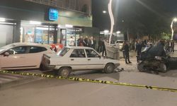 Otomobil Park Halindeki Araçlara Çarptı: 5 Yaralı