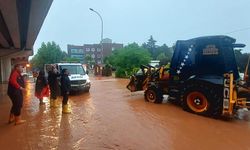KIRŞEHİR VALİLİĞİ'NDEN SEL AÇIKLAMASI: METREKAREYE 45 KİLOGRAM YAĞIŞ DÜŞTÜ