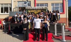 Kırşehir’de Unutulmaz Mezuniyet! Minik Mezunlar Kepleriyle Gökyüzünü Süsledi