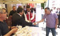 Kırşehir’de Cuma Namazı Sonrası Vatandaşlara Aşure İkramı