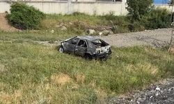 Mermer Yüklü Kamyonetle Feci Çarpışma: Otomobil Alev Aldı