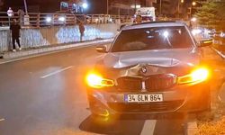 Yolcu Minibüsüne Çarpan Otomobilde Dehşet: 3 Yaralı