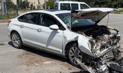 Otomobil ile İtfaiye Aracı Çarpıştı: 7 Kişi Yaralandı