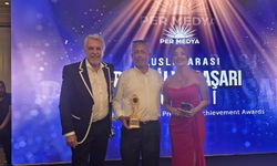 Kırşehirli Şef Fatih Ok'a Uluslararası Başarı! "Yılın En Genç Başarılı Eğitmen Şefi" Ödülünü Aldı