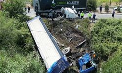 Direksiyon Hakimiyetini Kaybetti, Çarpışma Ölümle Bitti