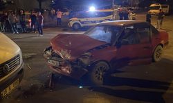 Kavşakta Korkunç Kaza: Araç Takla Attı, Aile Yaralandı