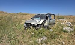 Şarampole Devrilen Otomobilde Can Pazarı: 3 yaralı