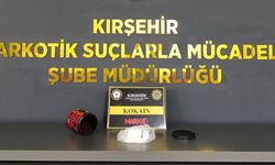 Kırşehir’de Sokak Ortasında Uyuşturucu Yakalandı
