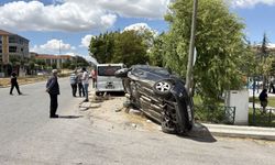 Minibüs ile Otomobil Çarpıştı: 8 Yaralı!