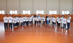 Spor İl Müdürü Çakmakçı'dan Hentbolculara Moral Ziyareti