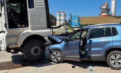 Tır ile Otomobil Çarpıştı: Aynı araçta 4 Yaralı!