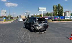 Yolcu Minibüsü ile Otomobil Çarpıştı: 8 Yaralı