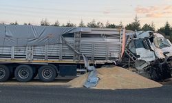 İki tır çarpıştı! Trafik durma noktasına geldi