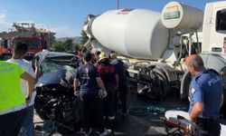 Beton mikseri ile SUV çarpıştı! 2'si ağır 3 yaralı