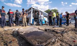 Otobüs Savruldu, Tıra Çarptı! 2 Ölü, 25 Yaralı